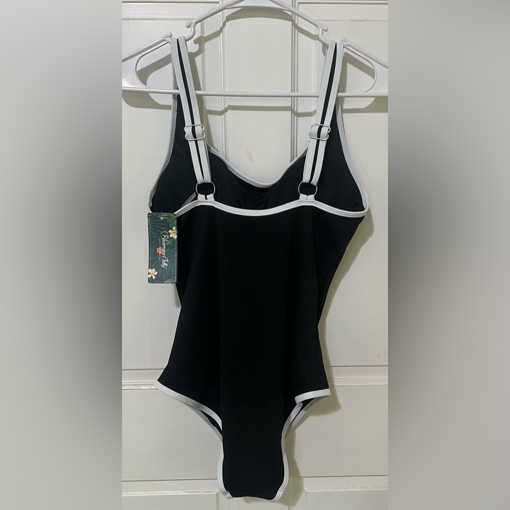Blooming Jelly Sophisticated Black and White One-Piece Swimsuit - Picture 6 of 7